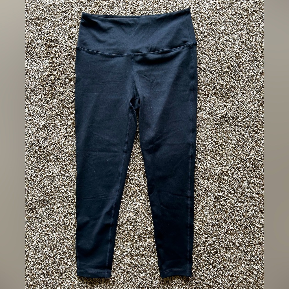 Black Yogipace Capri Leggings